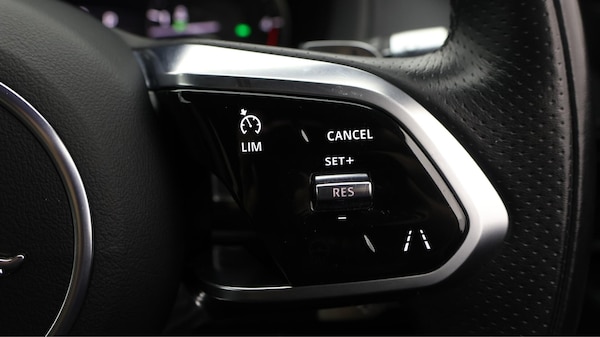 Used Jaguar XE 2021 for sale - 76283601: Photo 24