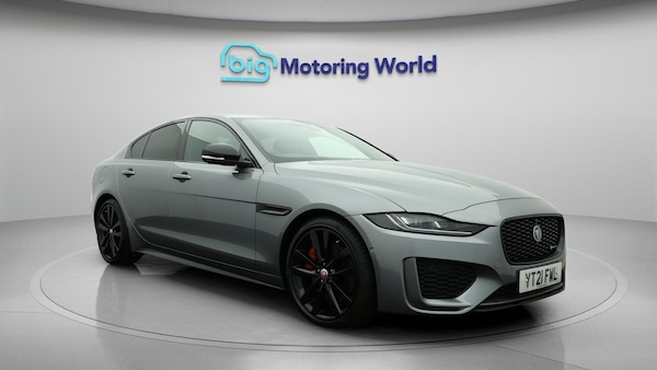 Used Jaguar XE 2021 for sale - 76283601: Photo 2