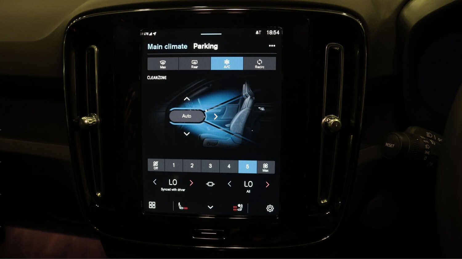 Used Volvo XC40 for sale - 77871865: Photo 12