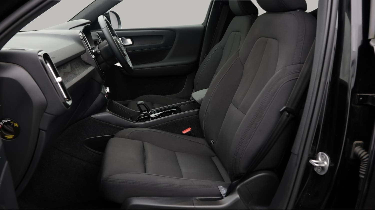 Used Volvo XC40 for sale - 77871865: Photo 14