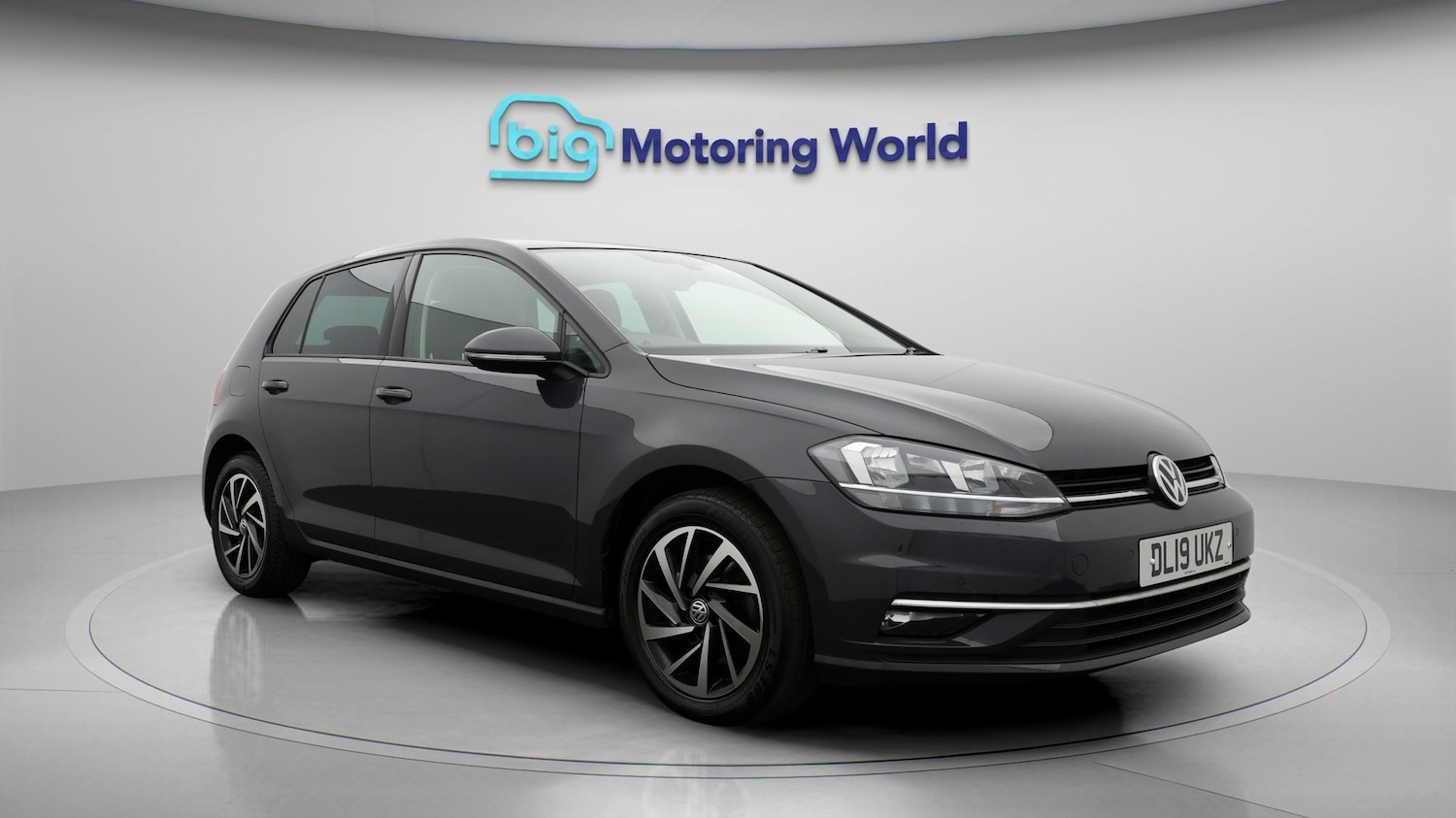 Used Volkswagen Golf 2019 for sale - 77962083: Photo 1