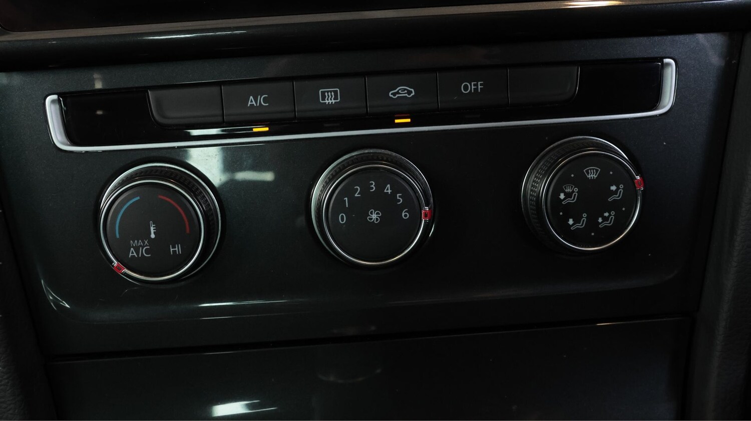 Used Volkswagen Golf 2019 for sale - 77962083: Photo 12