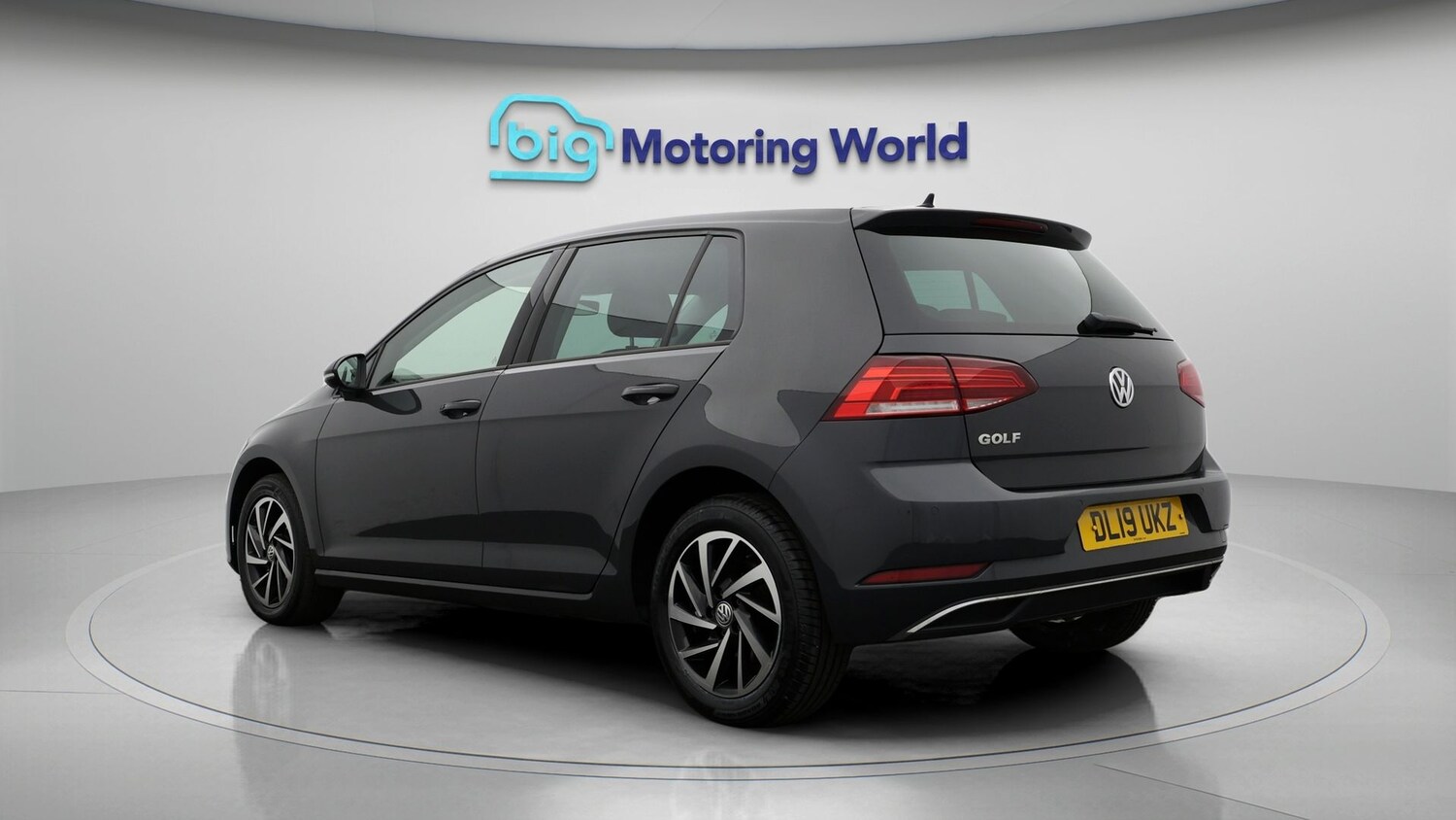 Used Volkswagen Golf 2019 for sale - 77962083: Photo 5