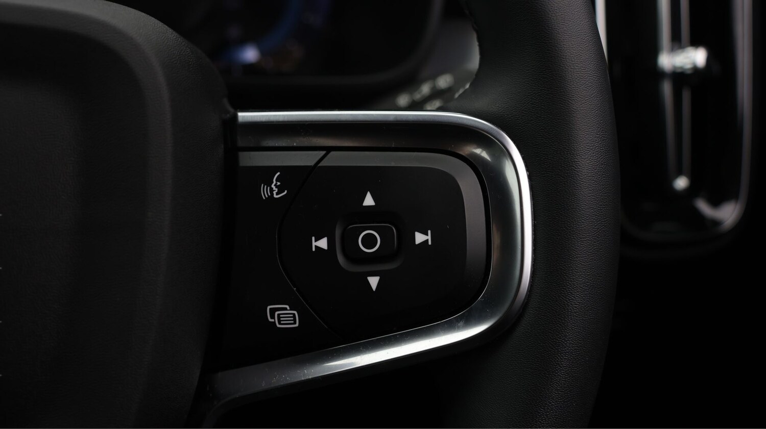 Used Volvo XC40 2022 for sale - 77819091: Photo 24