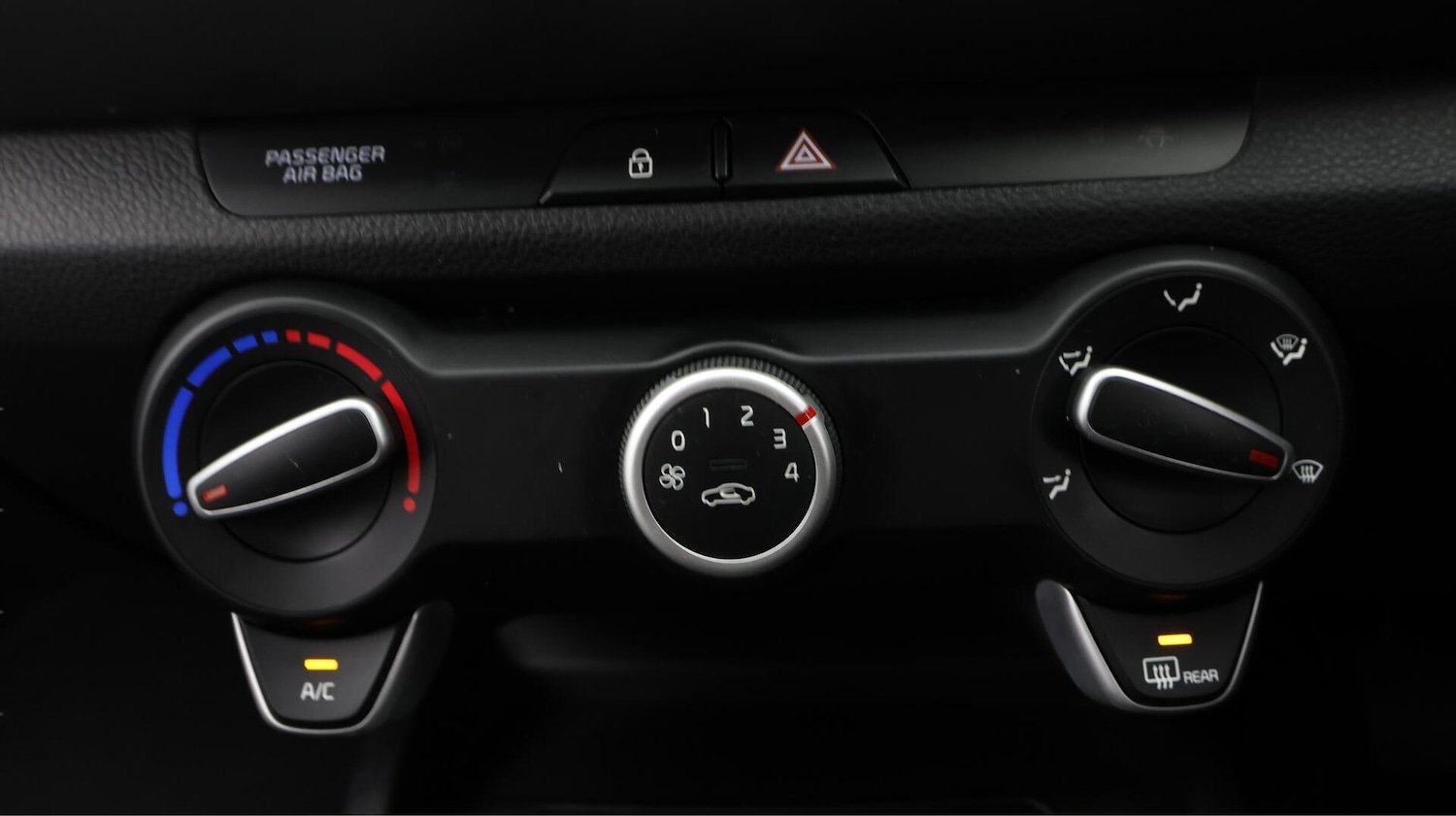 Used Kia Stonic 2020 for sale - 76584403: Photo 13