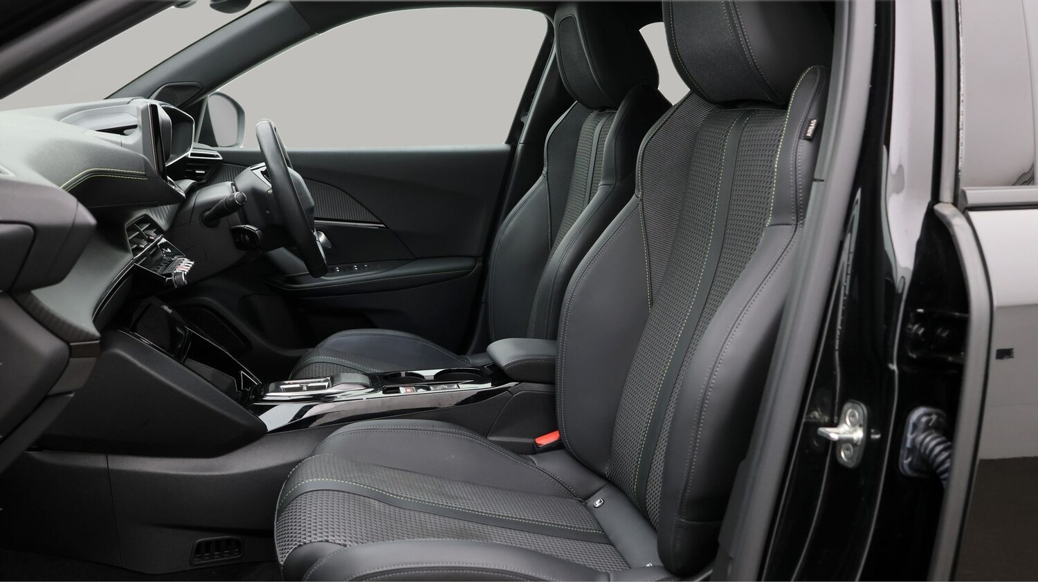 Used Peugeot 2008 2023 for sale - 77403803: Photo 14