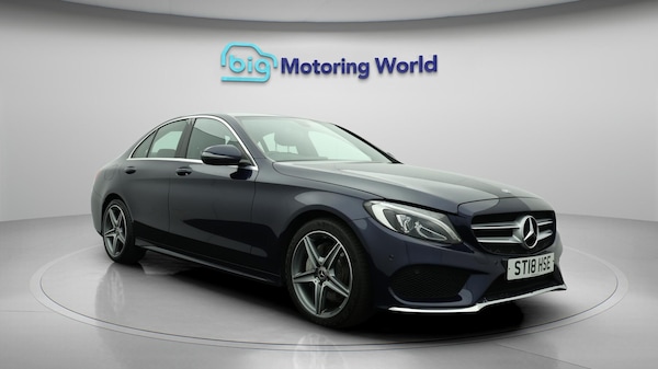 Used Mercedes-Benz C Class 2018 for sale - 76307073: Photo 2