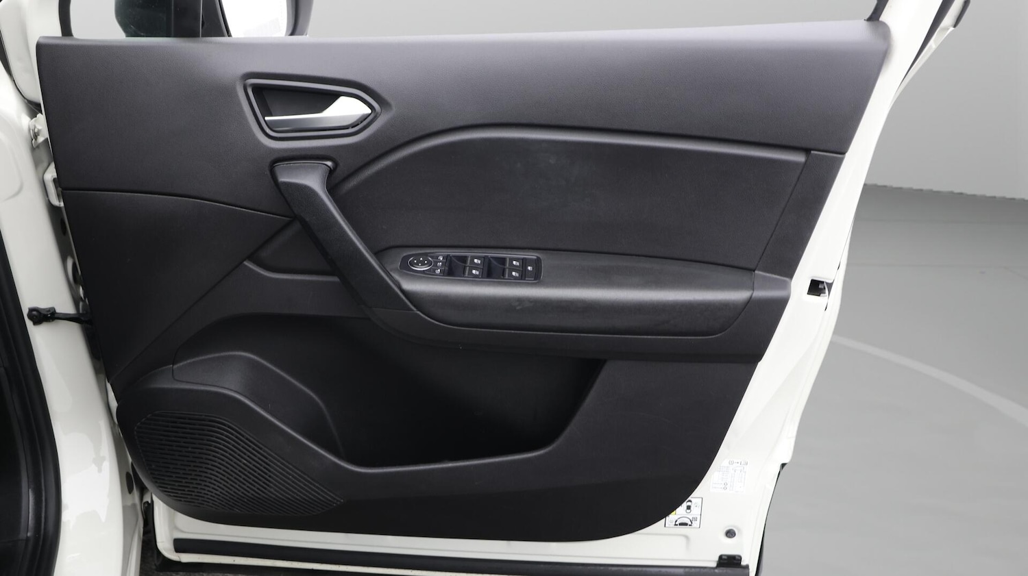 Used Renault Captur for sale - 76728059: Photo 16