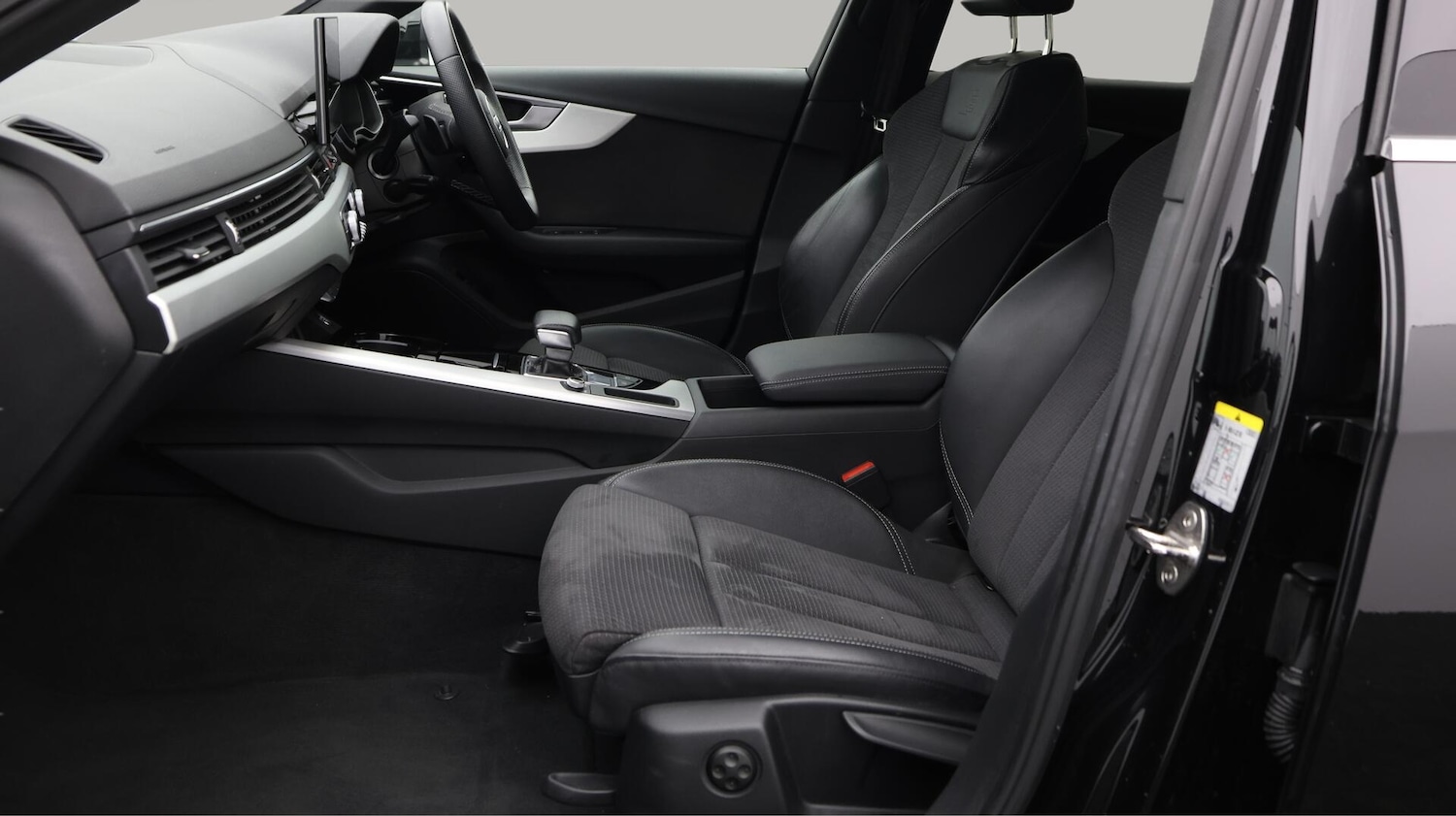 Used Audi A4 2022 for sale - 76701100: Photo 15