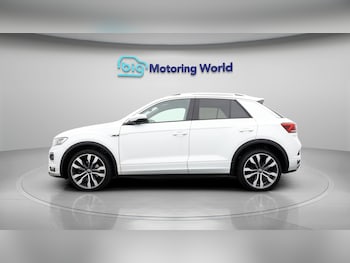 Used Volkswagen T-Roc 2021 for sale - 77878791: Photo