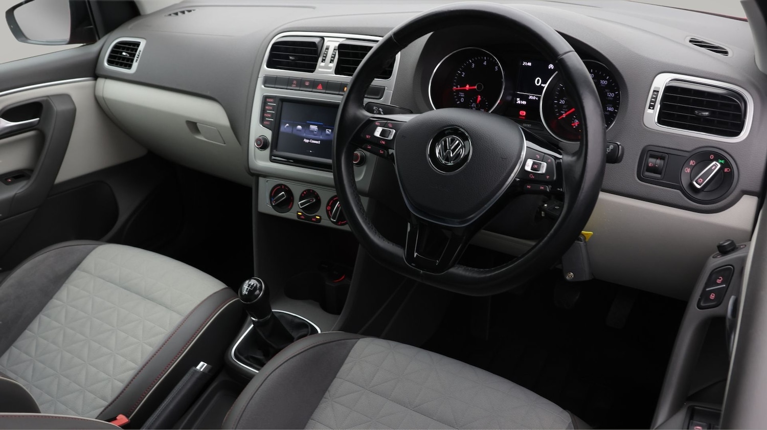 Used Volkswagen Polo 2017 for sale - 77610506: Photo 9