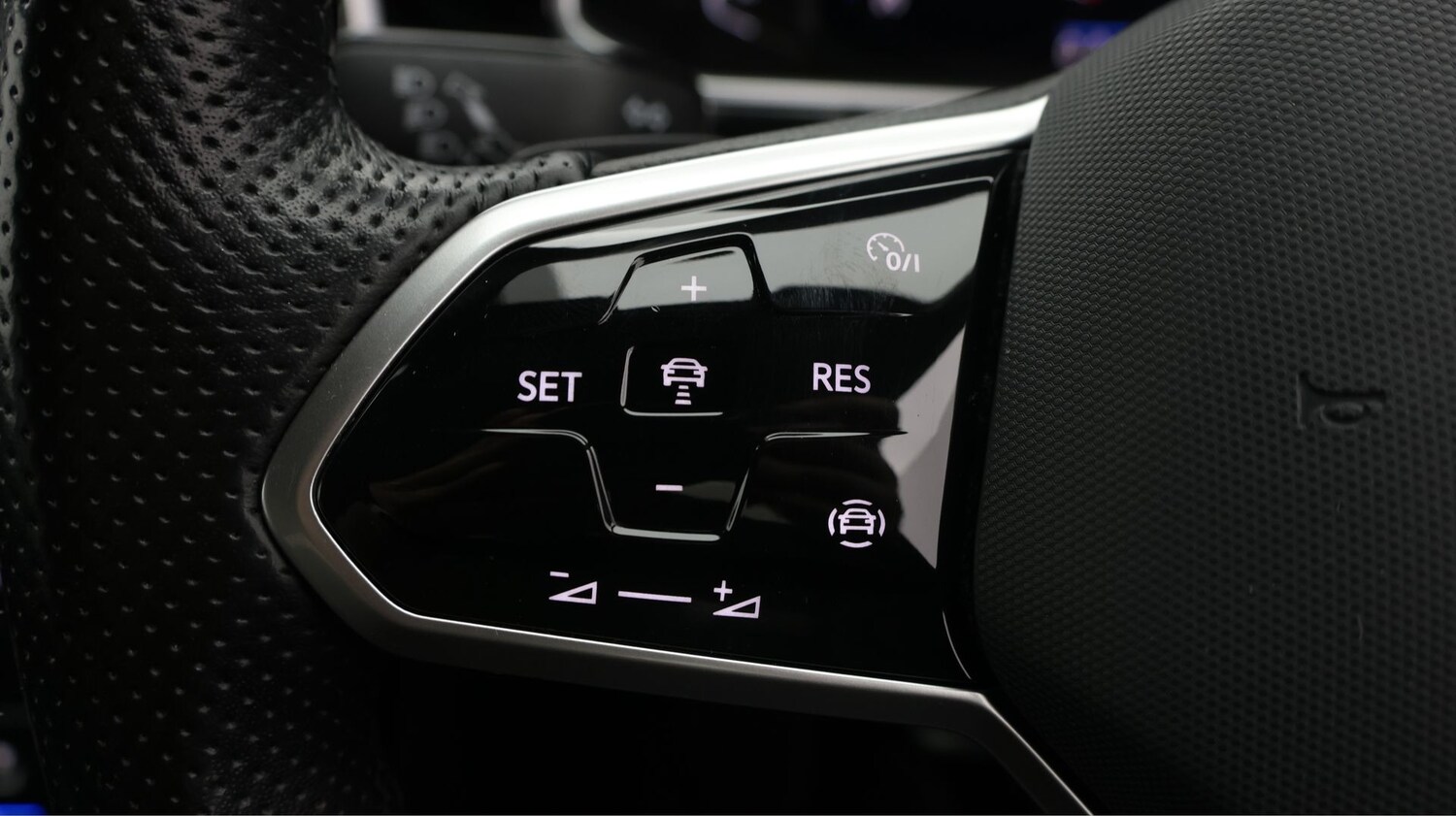 Used Volkswagen T-Roc 2022 for sale - 78143788: Photo 25