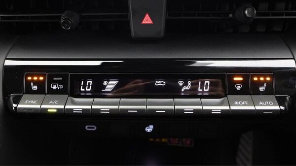 Used Toyota C-HR 2024 for sale - 75256886: Photo 13