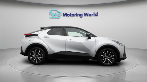 Used Toyota C-HR 2024 for sale - 75256886: Photo 9