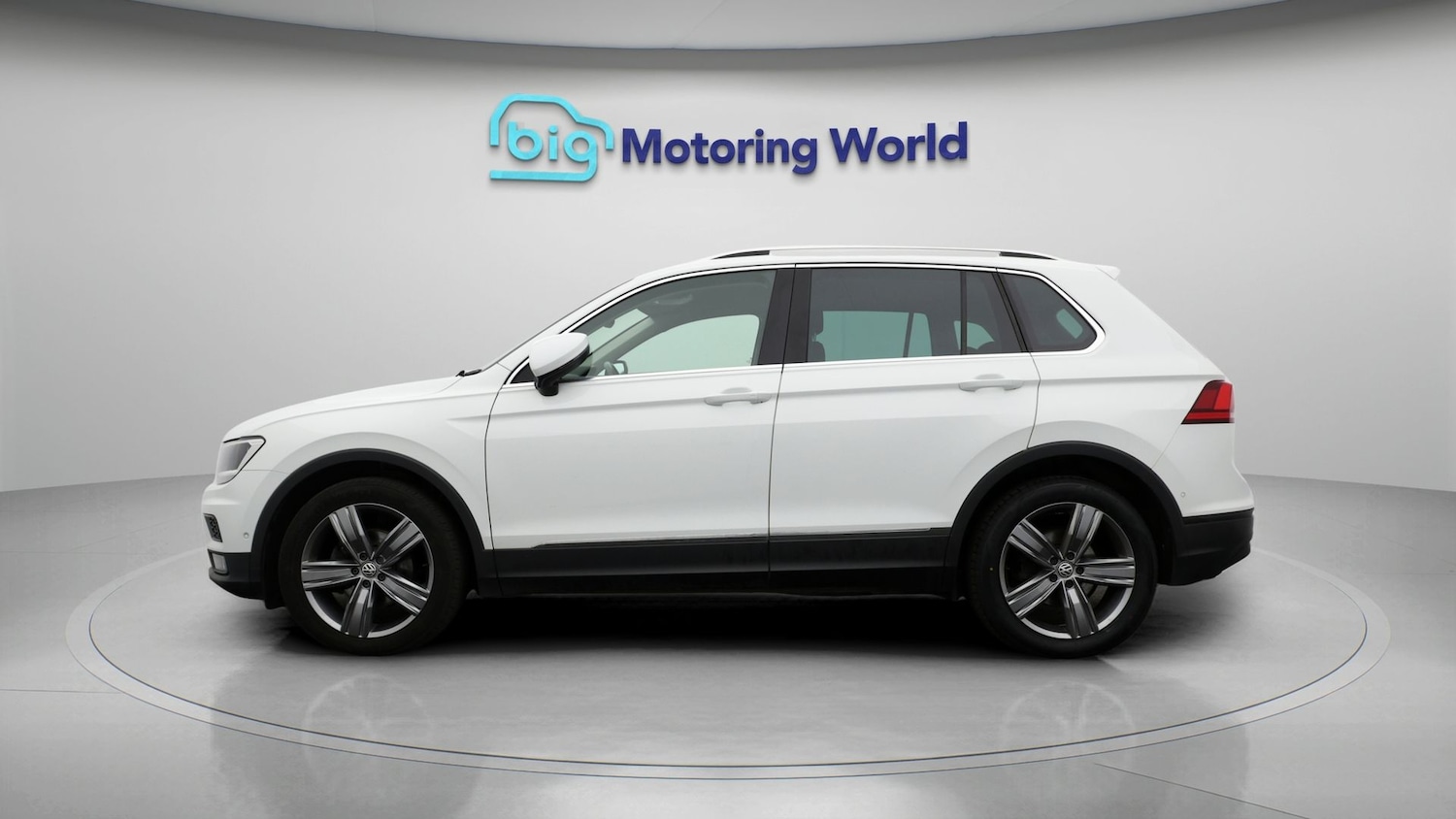Used Volkswagen Tiguan 2019 for sale - 77877209: Photo 4