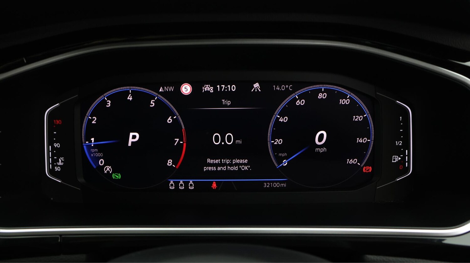 Used Volkswagen T-Roc 2023 for sale - 76715467: Photo 11