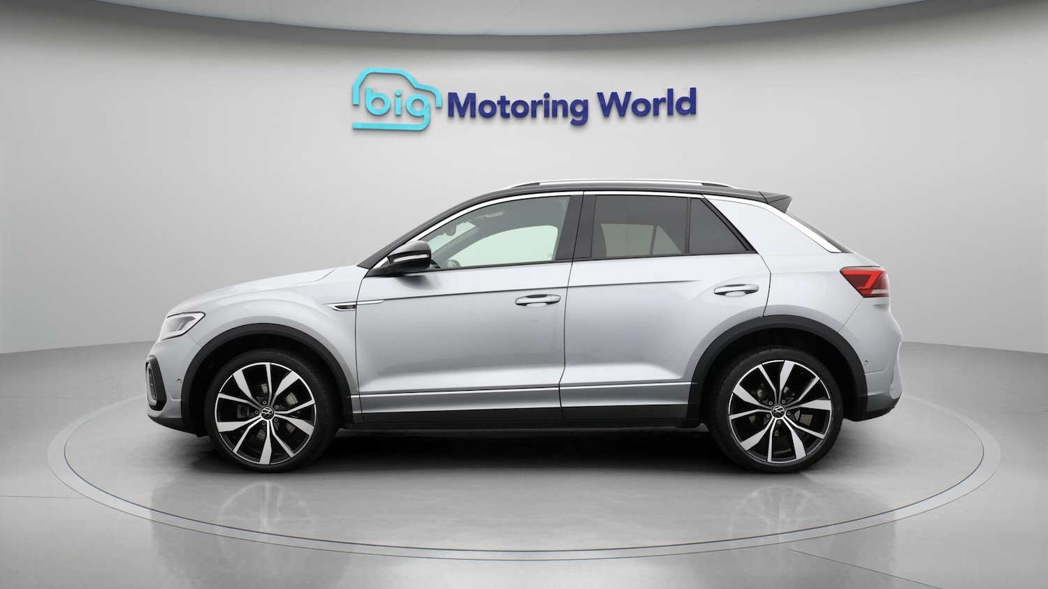 Used Volkswagen T-Roc 2023 for sale - 76715467: Photo 5