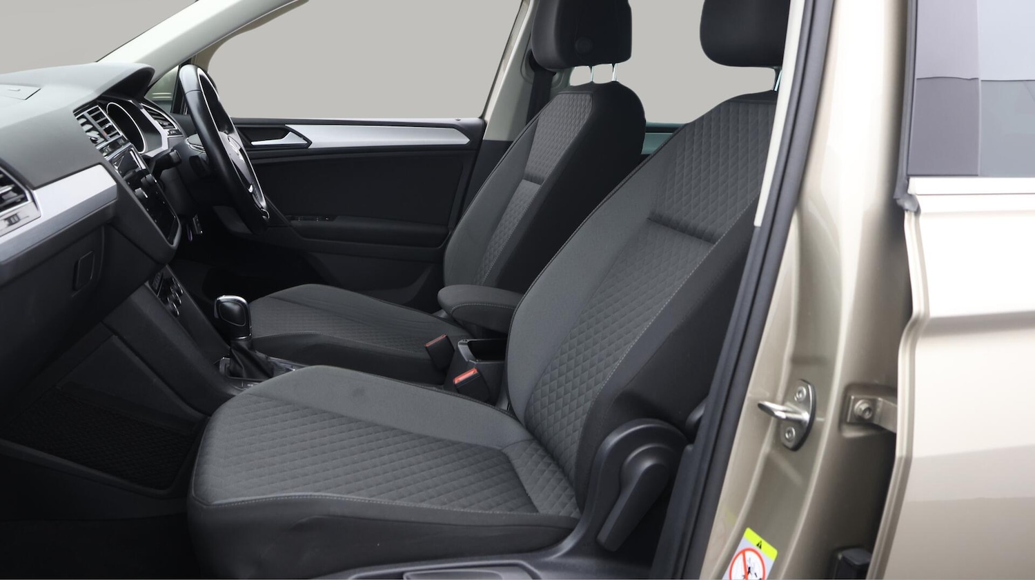 Used Volkswagen Tiguan 2018 for sale - 76326478: Photo 15
