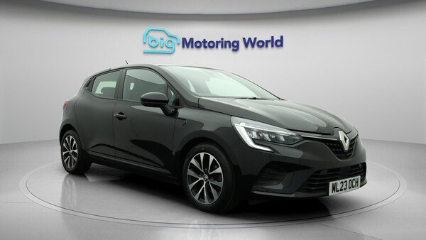 Used Renault Clio 2023 for sale - 76138025: Photo 2