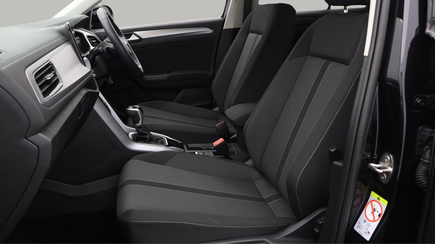 Used Volkswagen T-Roc 2023 for sale - 76083666: Photo 15