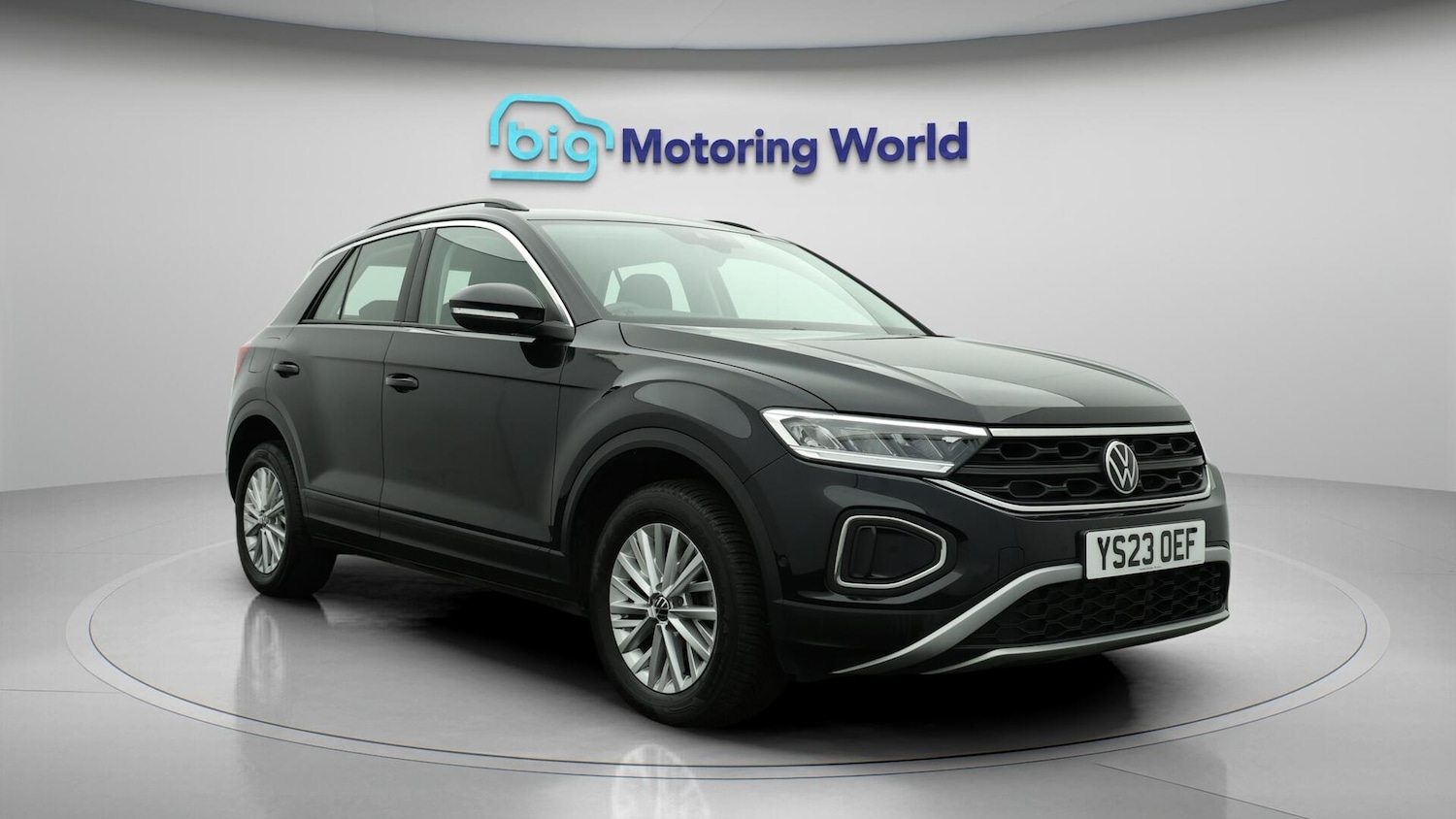 Used Volkswagen T-Roc 2023 for sale - 76083666: Photo 2