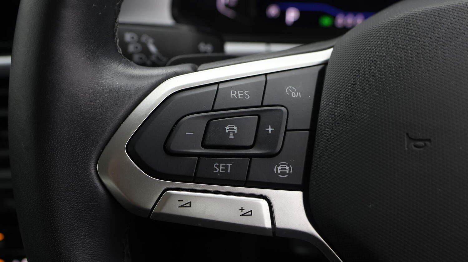 Used Volkswagen T-Roc 2023 for sale - 76083666: Photo 23