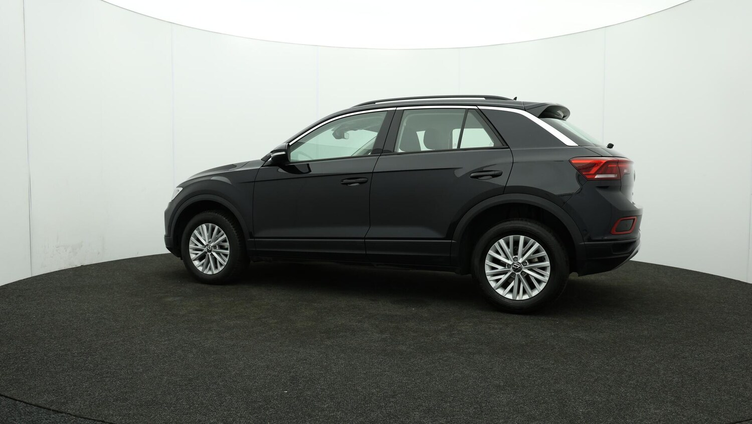 Used Volkswagen T-Roc 2023 for sale - 76083666: Photo 76