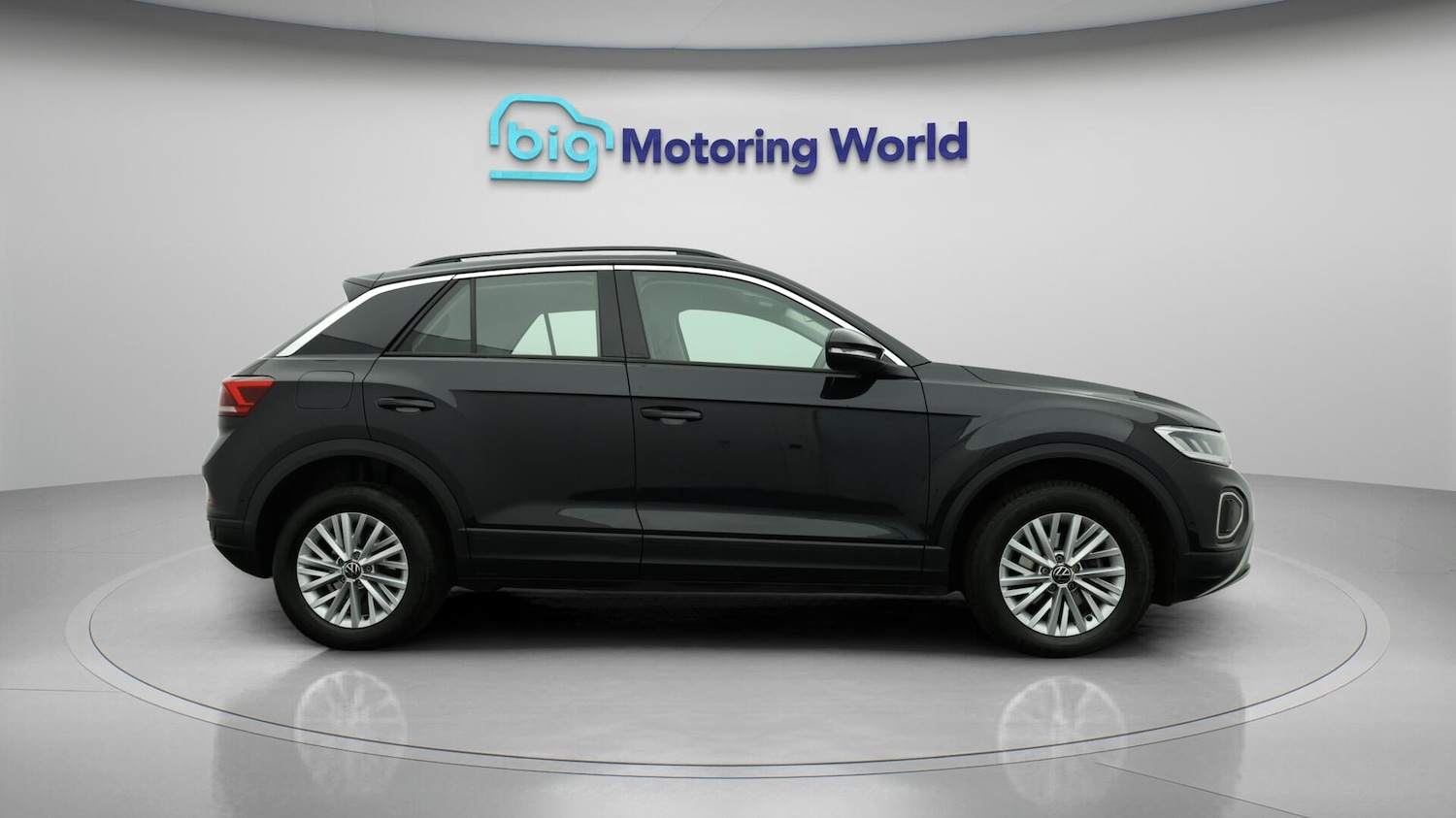 Used Volkswagen T-Roc 2023 for sale - 76083666: Photo 9