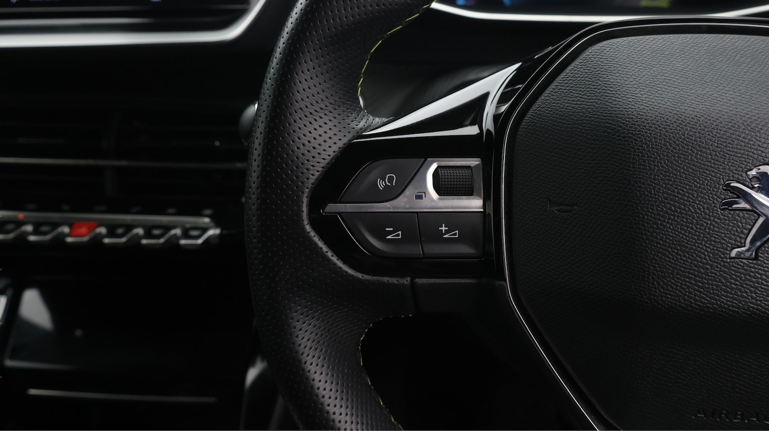 Used Peugeot 2008 2023 for sale - 77418176: Photo 24