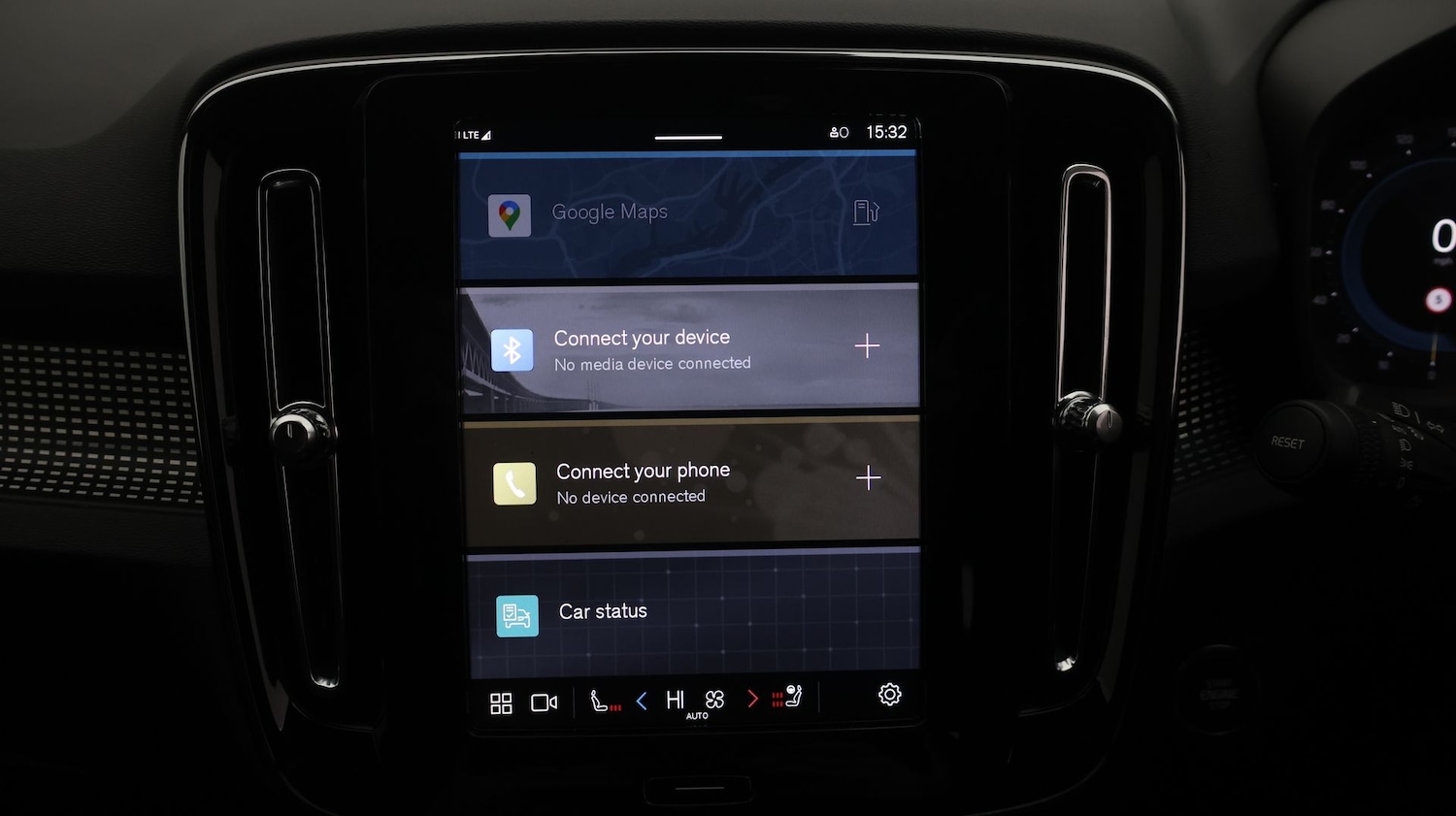 Used Volvo XC40 2023 for sale - 77181432: Photo 11