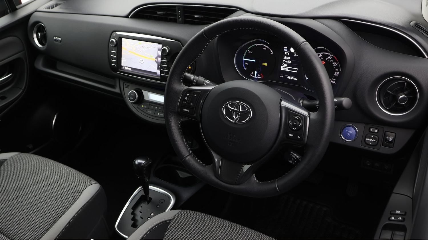 Used Toyota Yaris 2020 for sale - 77665152: Photo 9