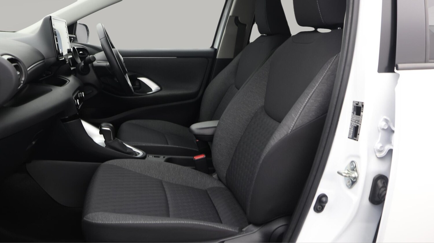Used Toyota Yaris 2021 for sale - 75991127: Photo 15