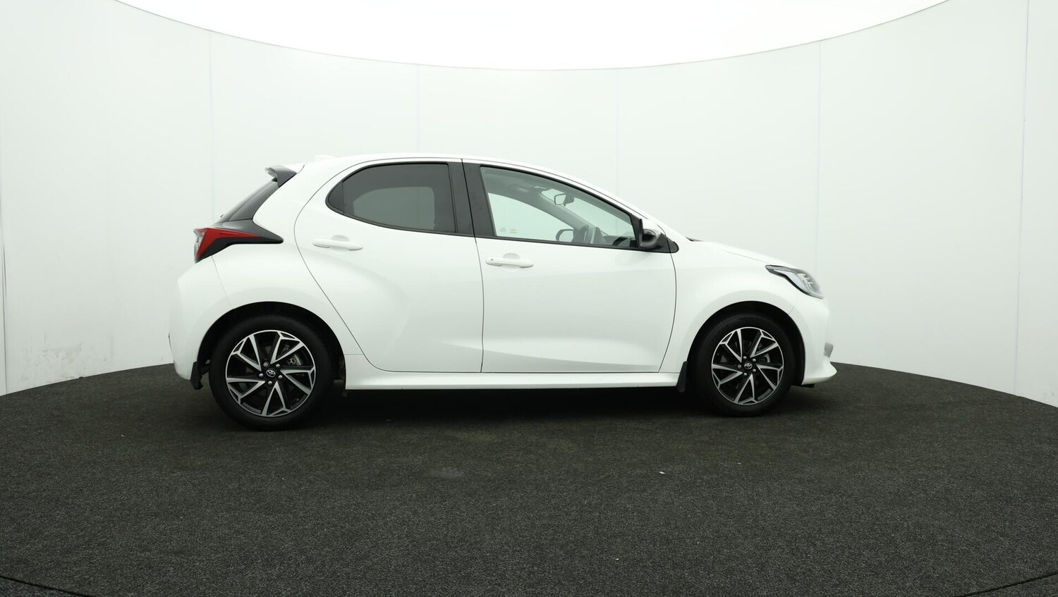 Used Toyota Yaris 2021 for sale - 75991127: Photo 40