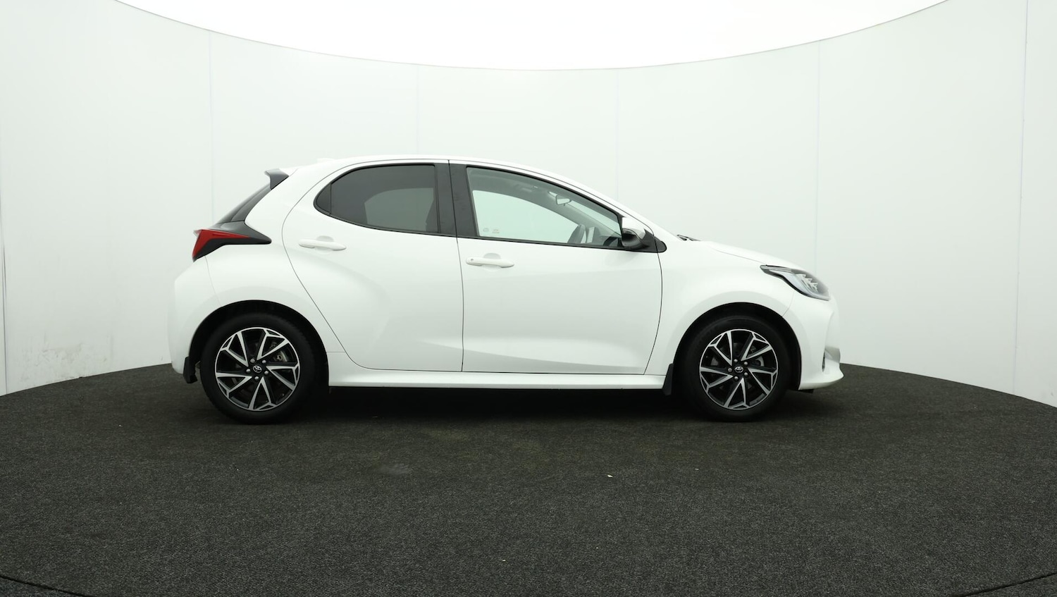 Used Toyota Yaris 2021 for sale - 75991127: Photo 41