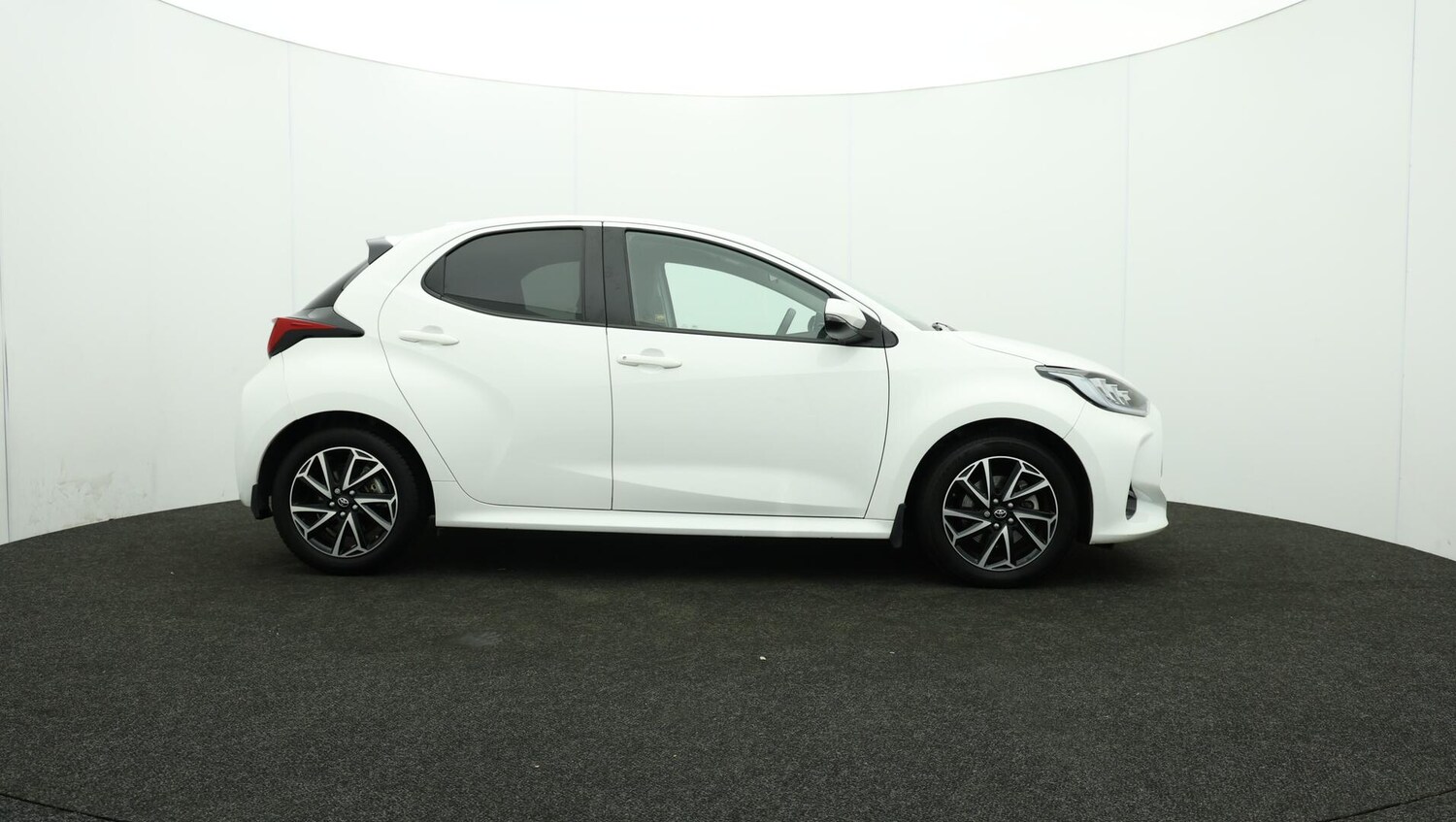 Used Toyota Yaris 2021 for sale - 75991127: Photo 42