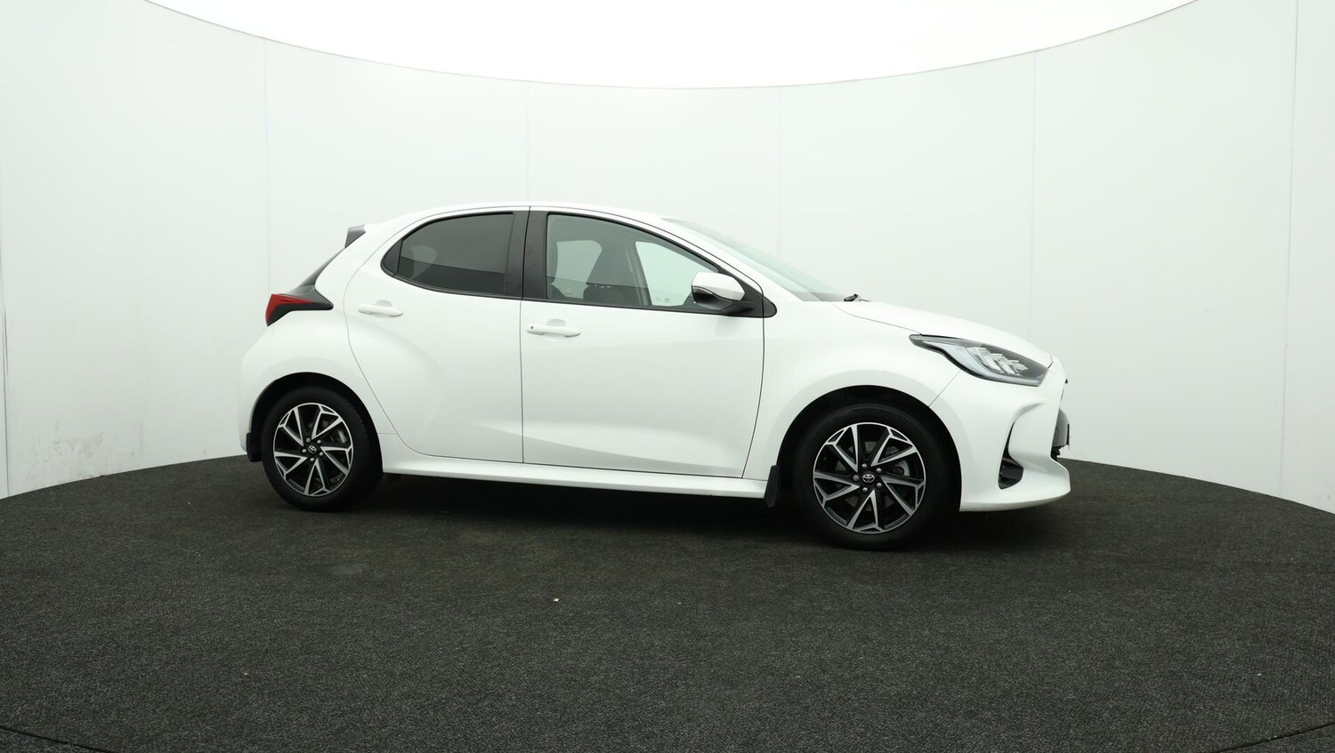 Used Toyota Yaris 2021 for sale - 75991127: Photo 44
