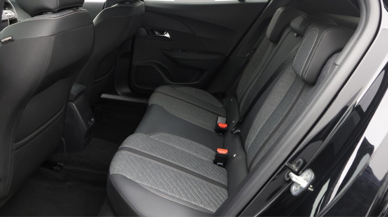 Used Peugeot 2008 2024 for sale - 76001306: Photo 17