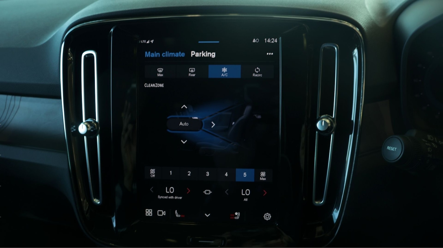 Used Volvo C40 2023 for sale - 77750400: Photo 12