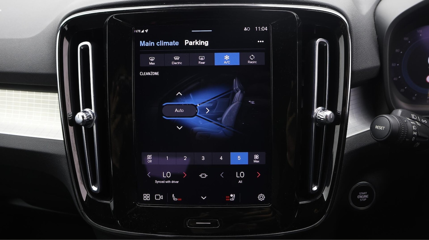 Used Volvo XC40 2023 for sale - 76433370: Photo 13