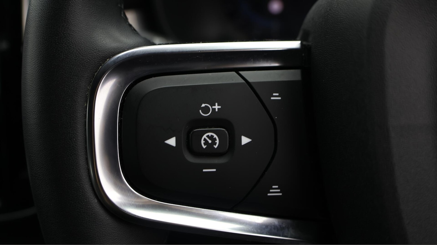 Used Volvo XC40 2023 for sale - 76433370: Photo 24