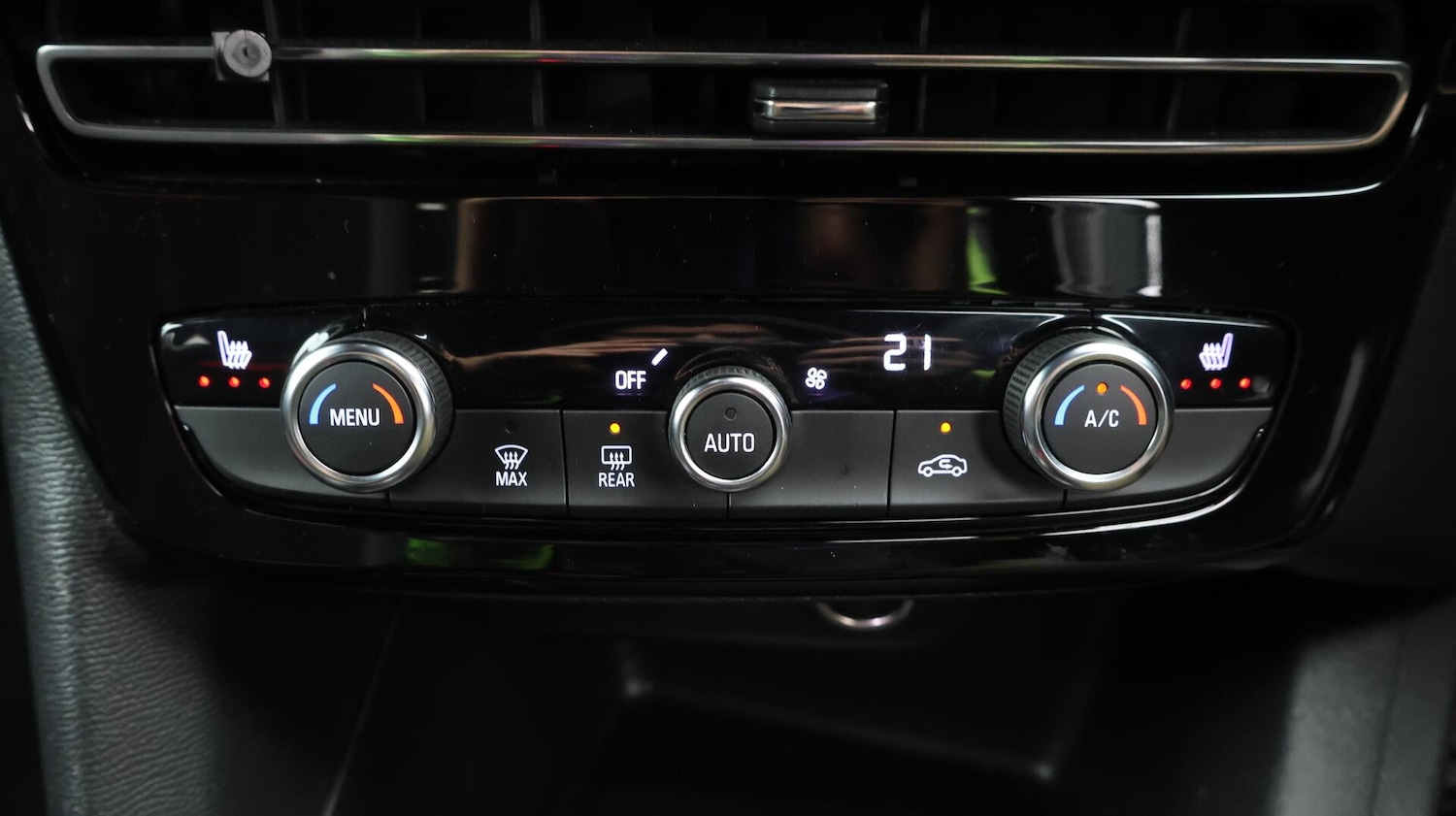 Used Vauxhall Mokka Electric 2024 for sale - 76380956: Photo 12