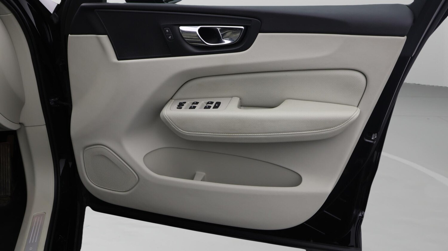 Used Volvo XC60 2018 for sale - 76457139: Photo 16