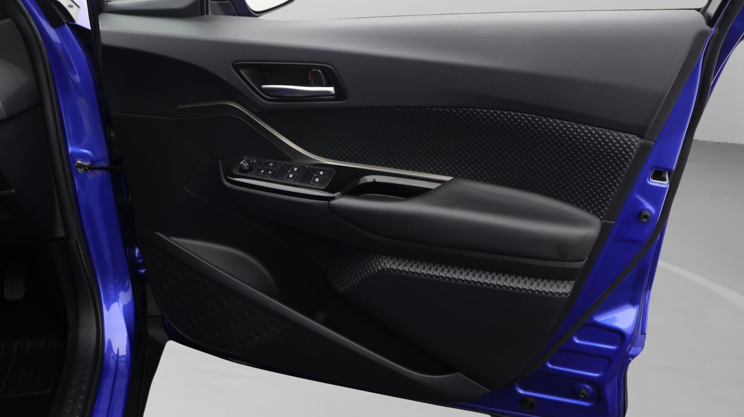 Used Toyota C-HR 2019 for sale - 76671620: Photo 16