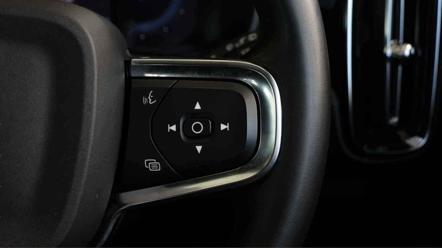 Used Volvo XC40 for sale - 77889305: Photo 23