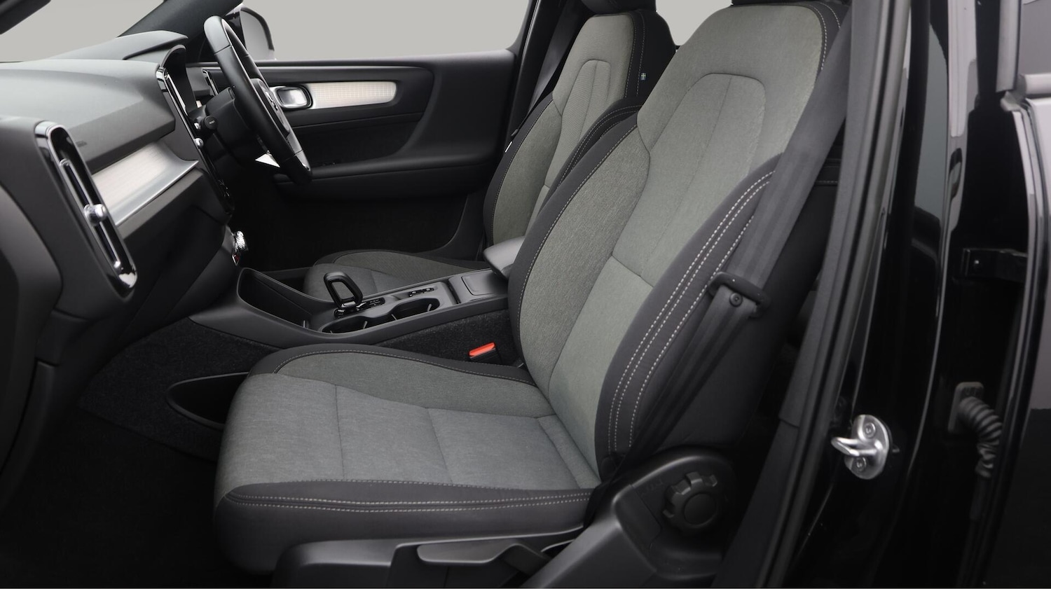 Used Volvo XC40 2022 for sale - 76294678: Photo 15