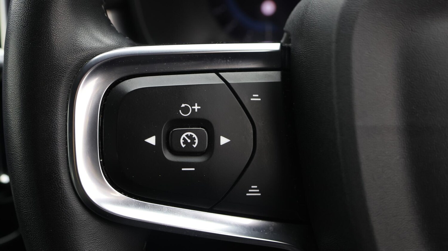 Used Volvo XC40 2022 for sale - 76294678: Photo 25