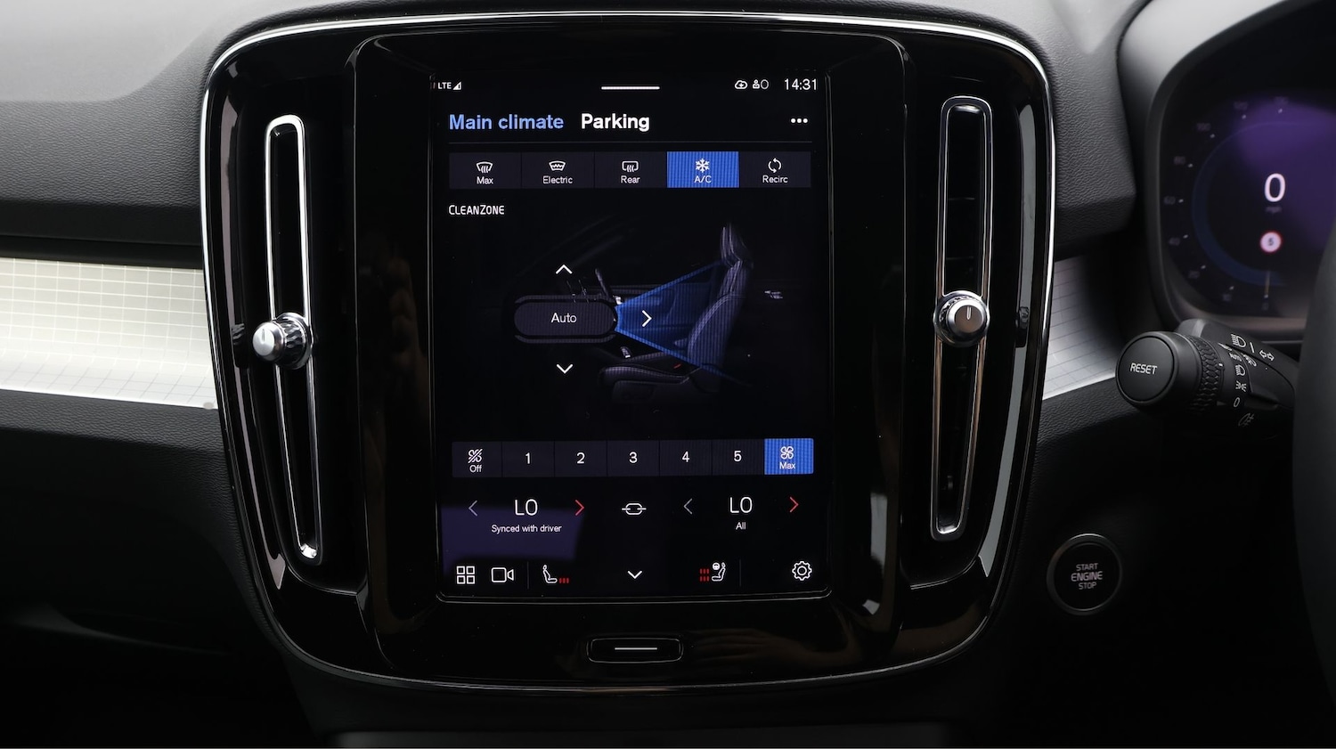 Used Volvo XC40 for sale - 77379028: Photo 12