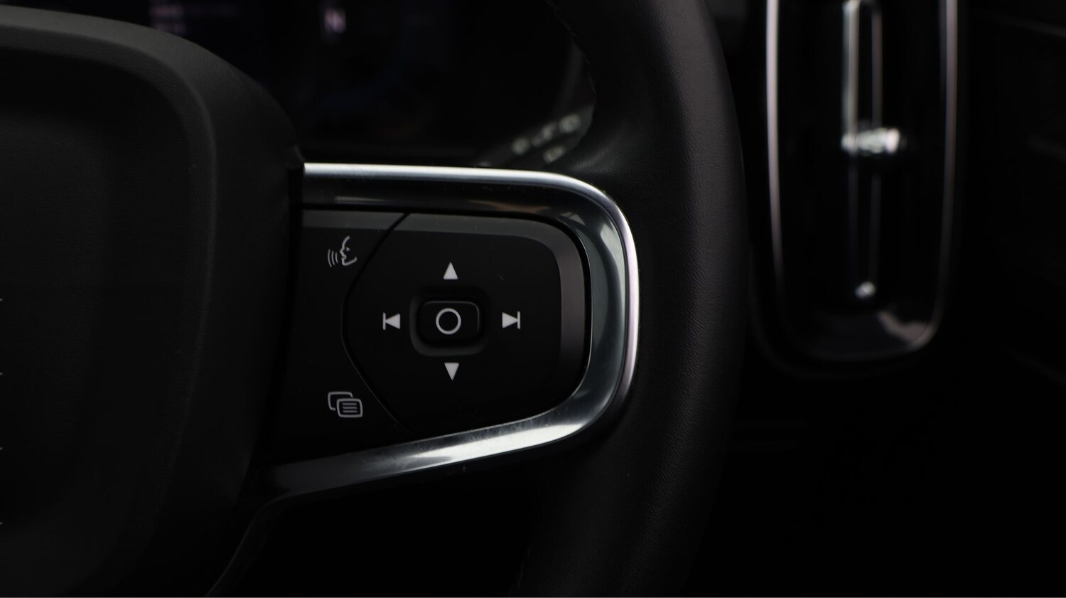 Used Volvo XC40 2022 for sale - 77182132: Photo 21