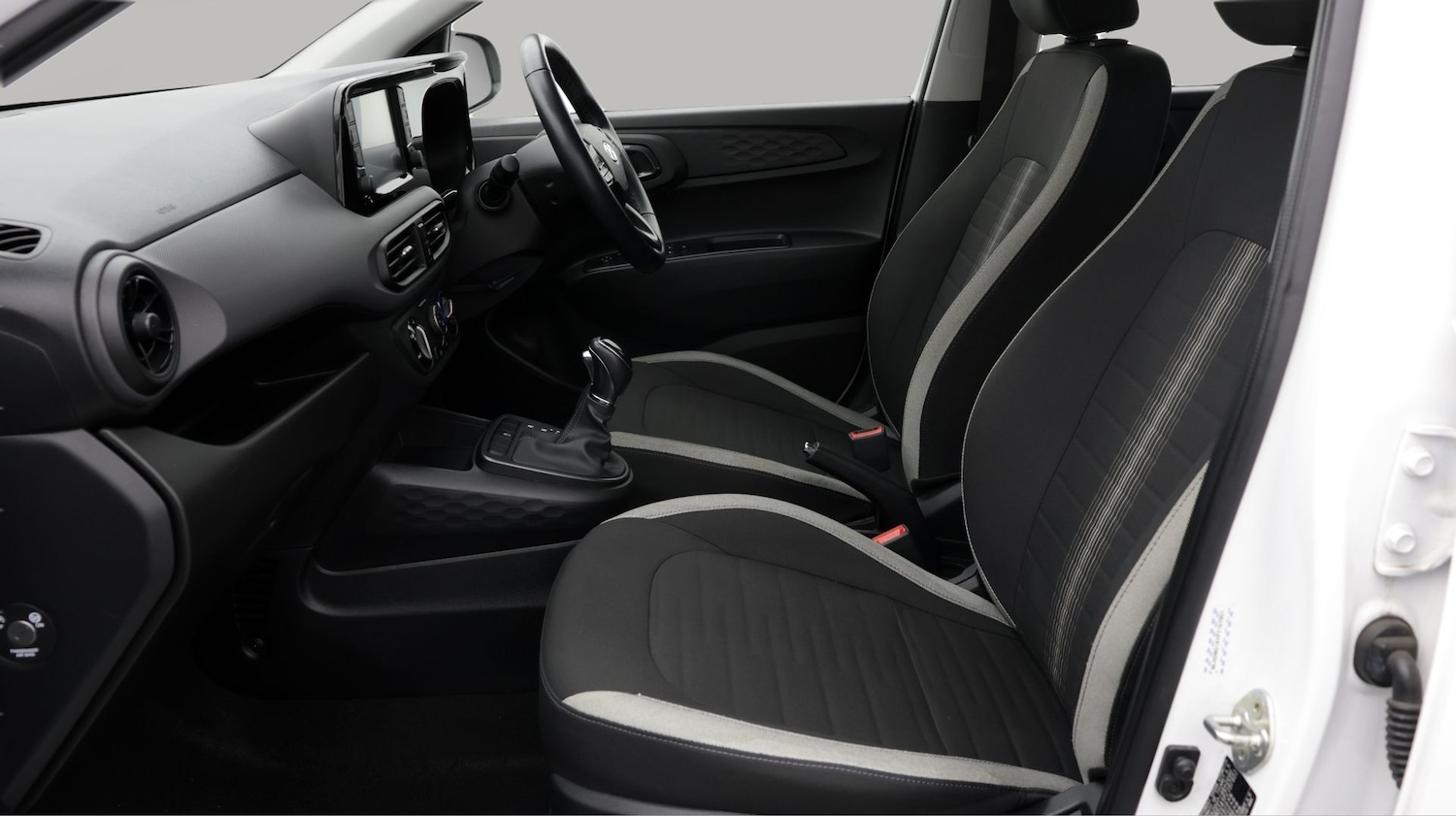 Used Hyundai i10 for sale - 77603915: Photo 14