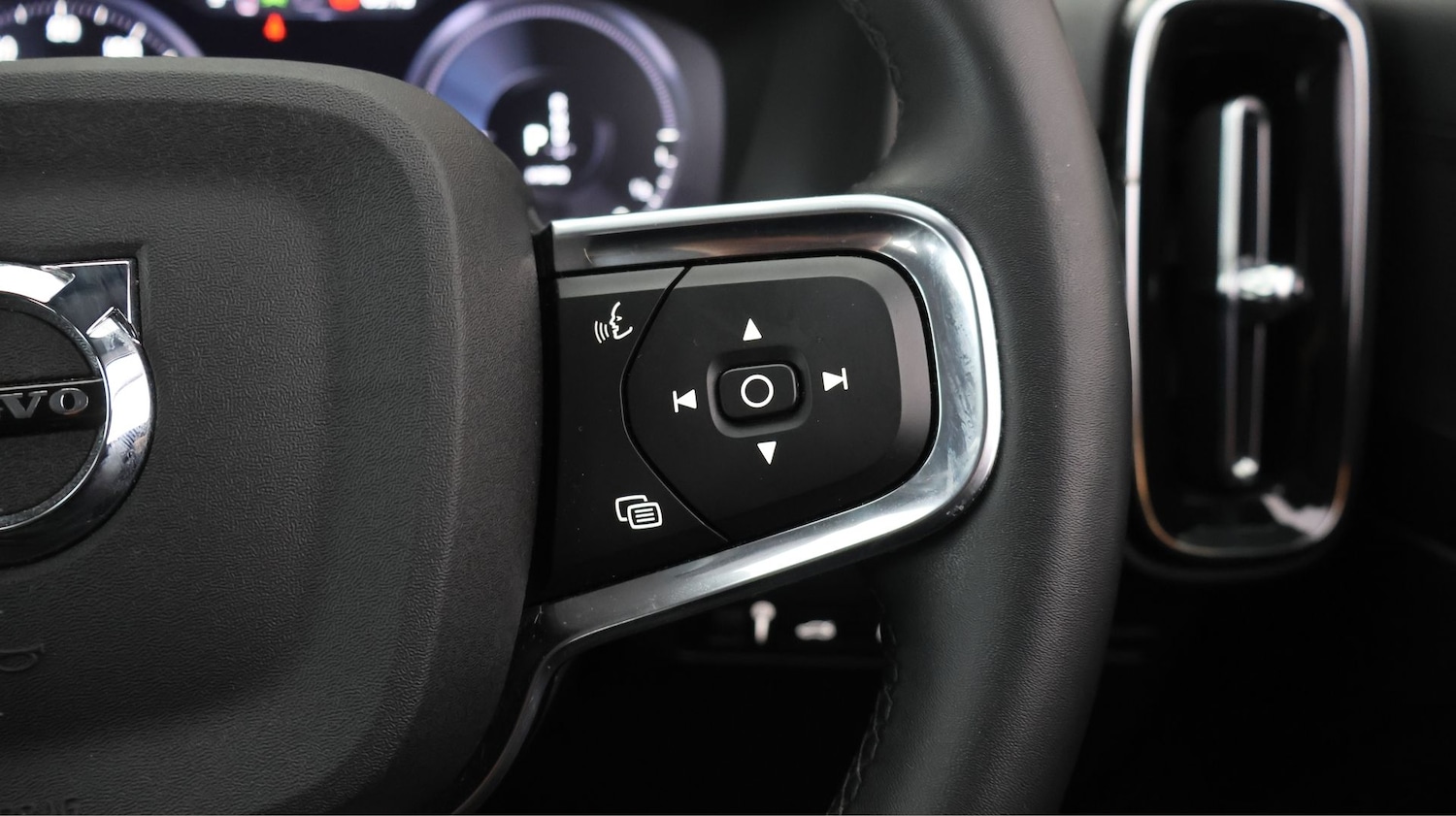 Used Volvo XC40 2022 for sale - 77610563: Photo 23